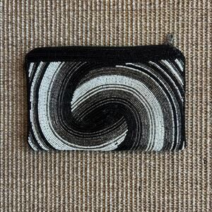 🖤 Beaded Clutch Bag — Black & White Swirl